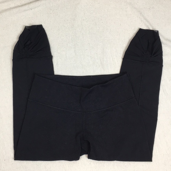 Lululemon Find Your Flow Mesh Bottom Crop 6 - Picture 2 of 8